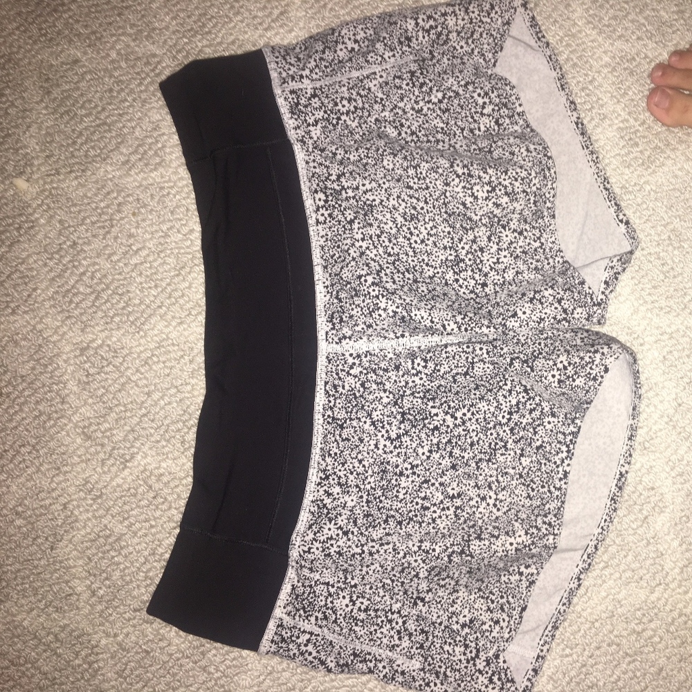 size 6 Lululemon shorts